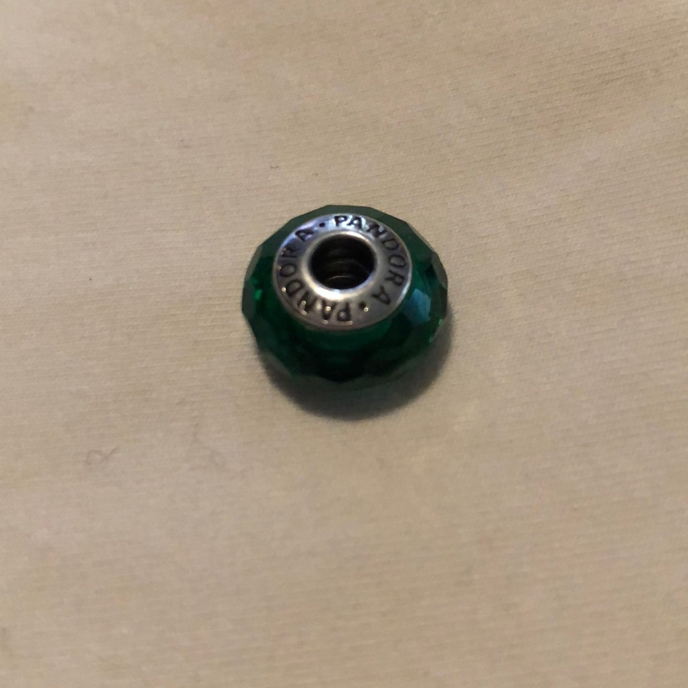 Fascinating green pandora Murano charm